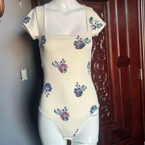 NWT Free People square neck floral bodysuit sz XS